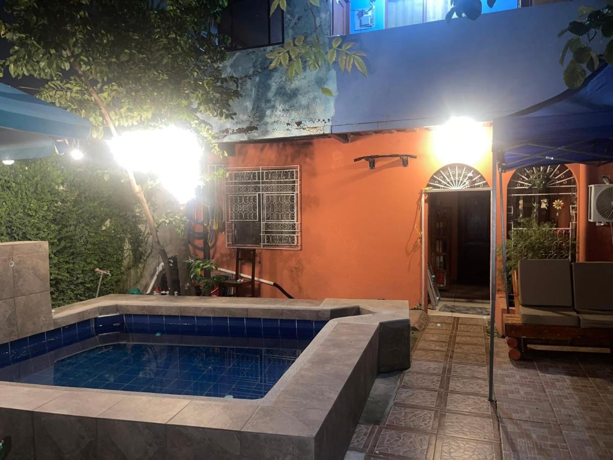 Hotel Funky Monkey Guayaquil Exterior foto